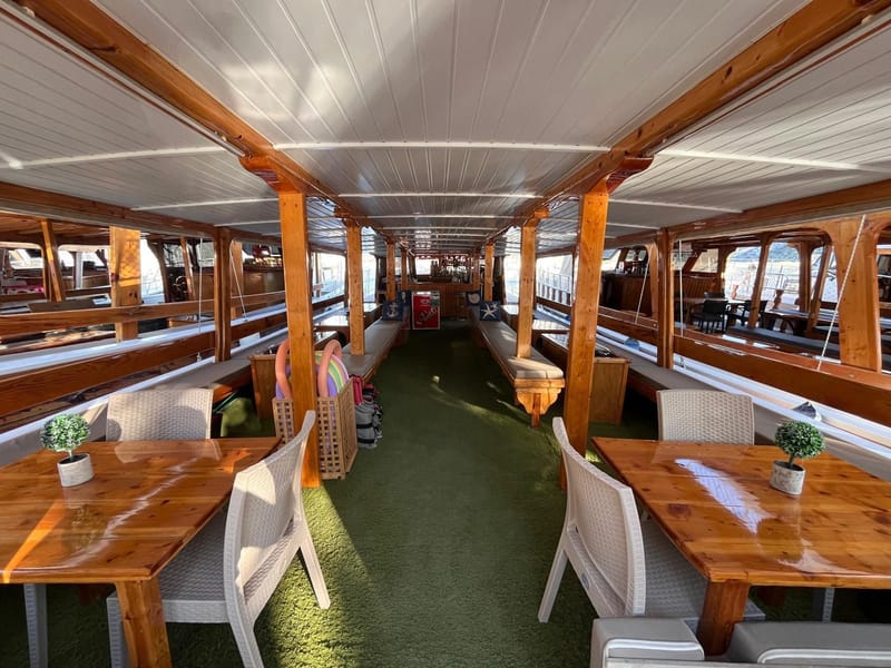 Queen C Boat Tour — On the water (2)